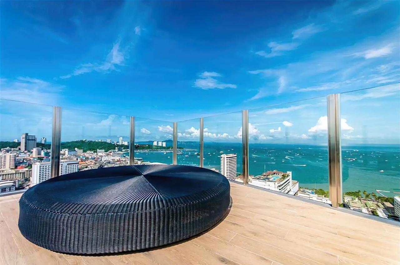 2 Bed Room, Large Living Room @ Central Pattaya Luaran gambar