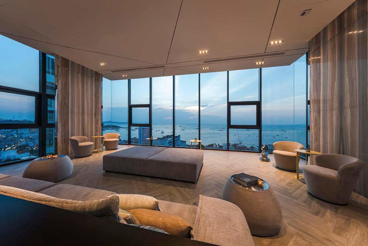 2 Bed Room, Large Living Room @ Central Pattaya Luaran gambar