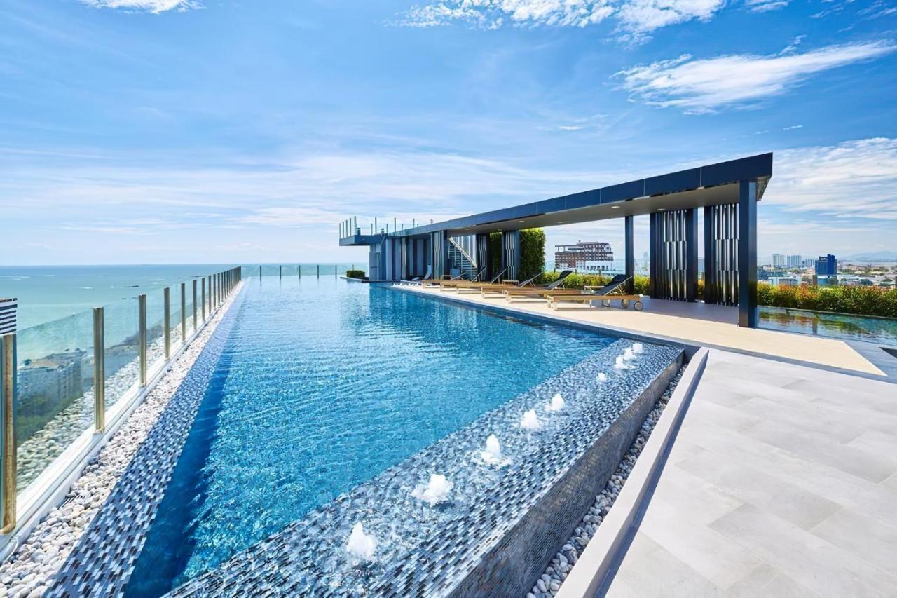 2 Bed Room, Large Living Room @ Central Pattaya Luaran gambar
