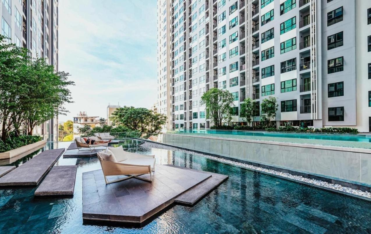 2 Bed Room, Large Living Room @ Central Pattaya Luaran gambar
