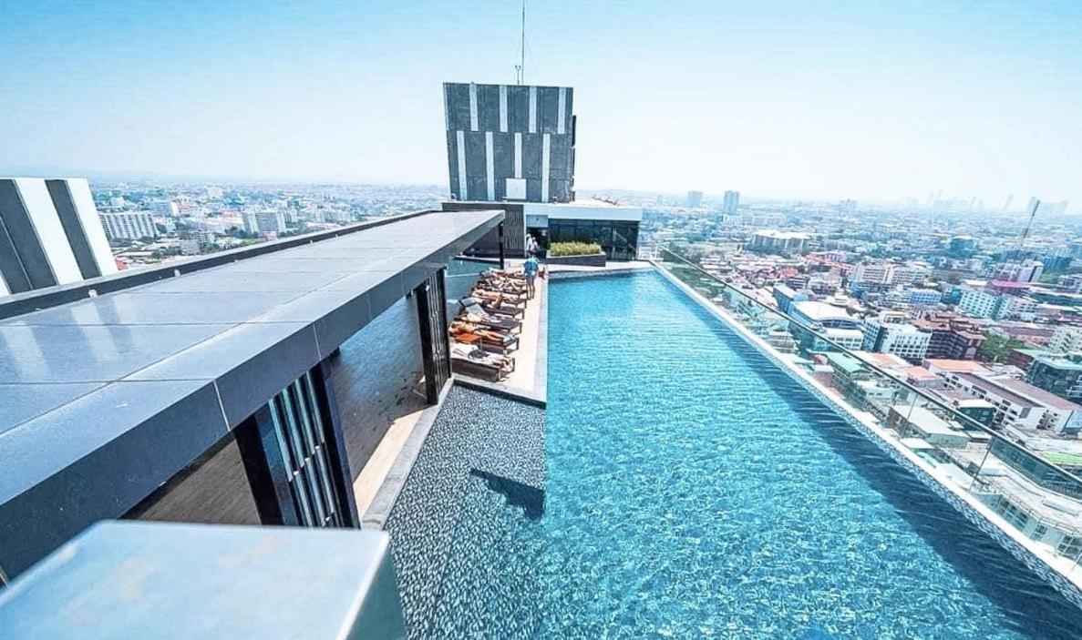 2 Bed Room, Large Living Room @ Central Pattaya Luaran gambar