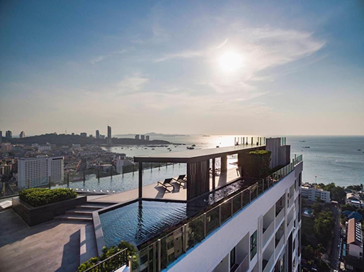 2 Bed Room, Large Living Room @ Central Pattaya Luaran gambar